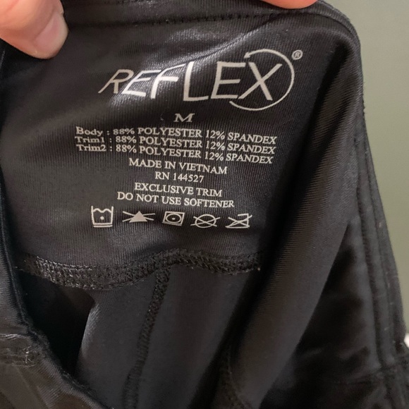 Asymmetric leggings - Picture 3 of 3